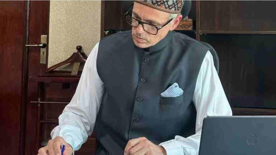 دربار موو کو بحال کیا جائے گا، جموں کی انفرادیت کو کم نہیں ہونے دیں گے: عمر عبداللہ