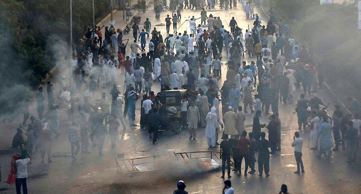 پاکستان ملٹری کورٹس کی شہریوں کو سزا دینے پر برطانیہ، برطانیہ اور یورپی یونین کی تنقید