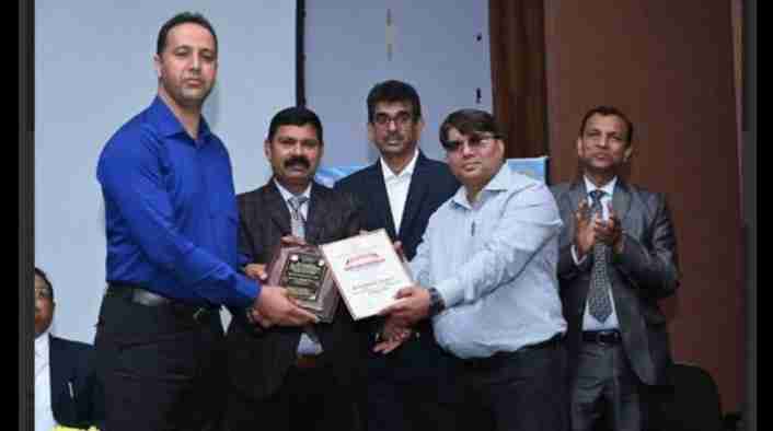 ڈاکٹر اعجاز وانی ریسرچ اینڈ اکیڈمکس کے شعبے میں ایوارڈ سے سرفراز