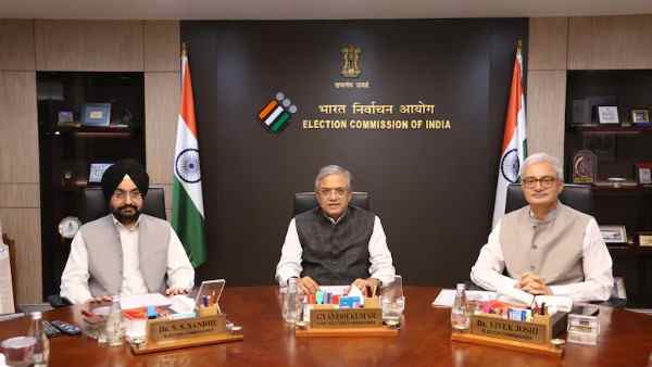 Election Commission of India on SIR: ملک گیر ووٹر لسٹ نظرثانی کو تینوں الیکشن کمشنرز کی متفقہ منظوری حاصل تھی: الیکشن کمیشن